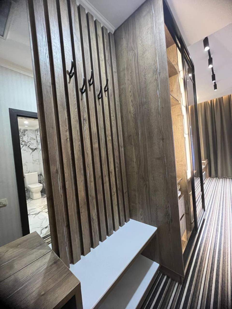 Sapar Standart Hotel Simkent Buitenkant foto
