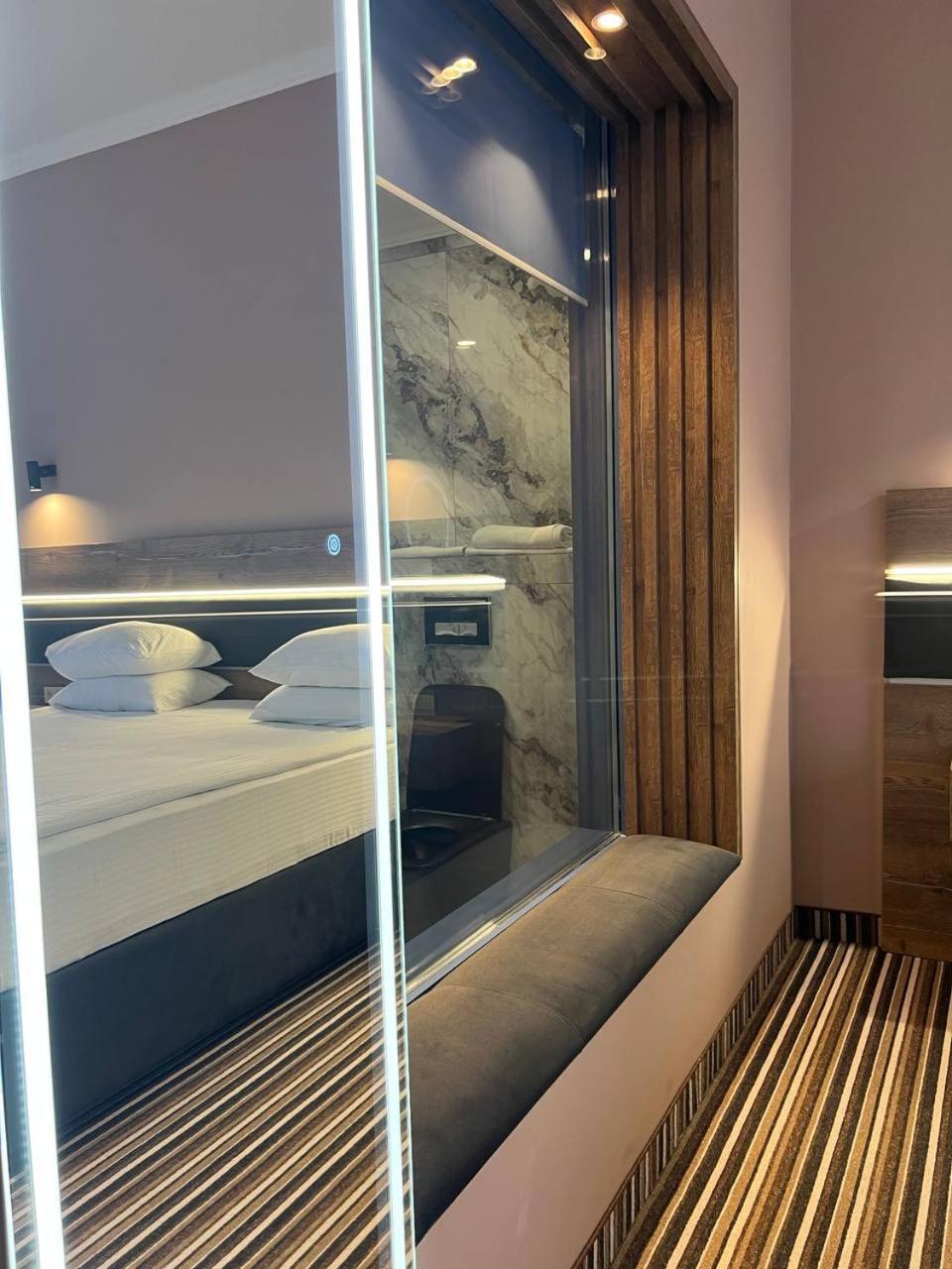Sapar Standart Hotel Simkent Buitenkant foto