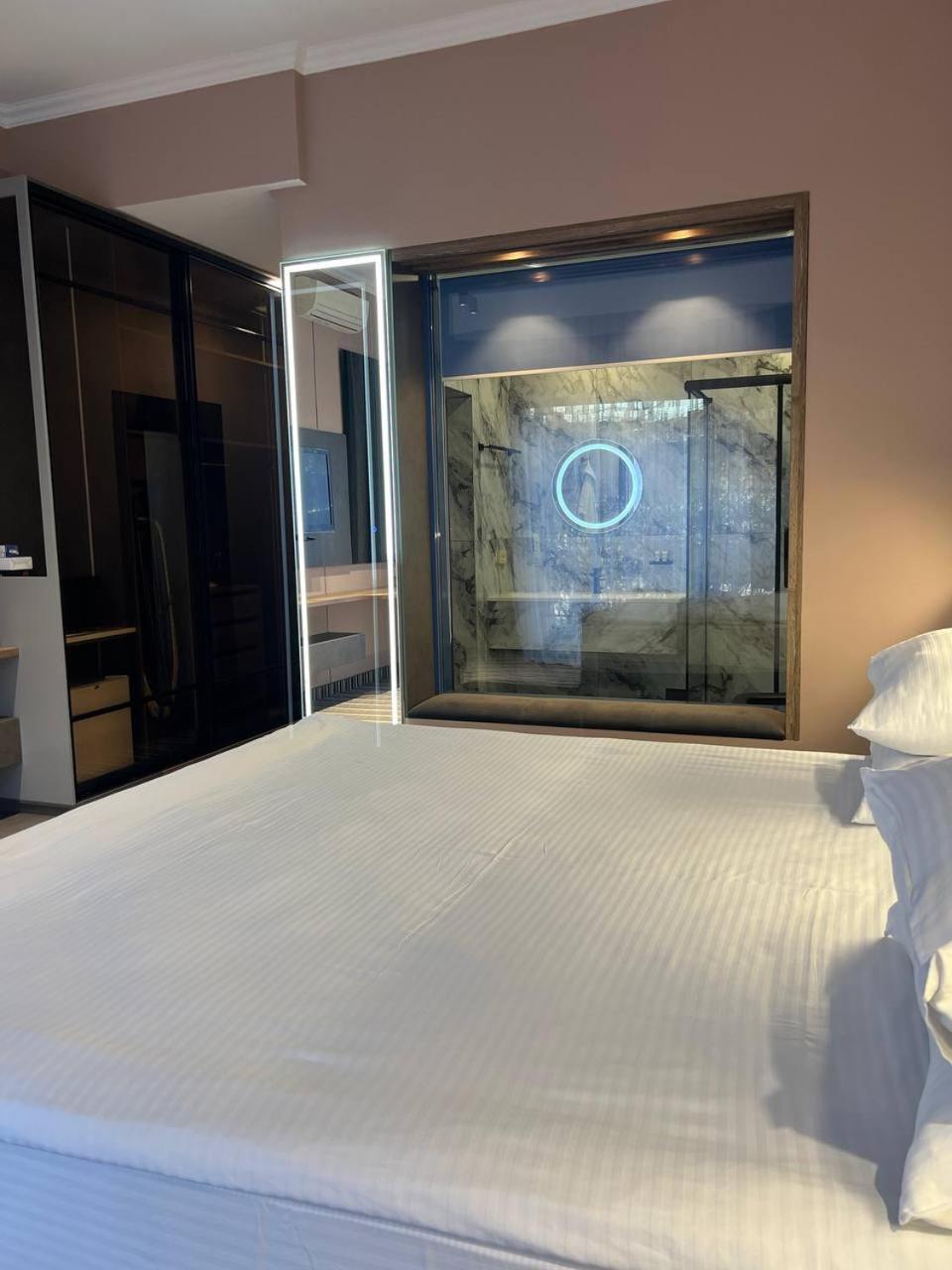 Sapar Standart Hotel Simkent Buitenkant foto