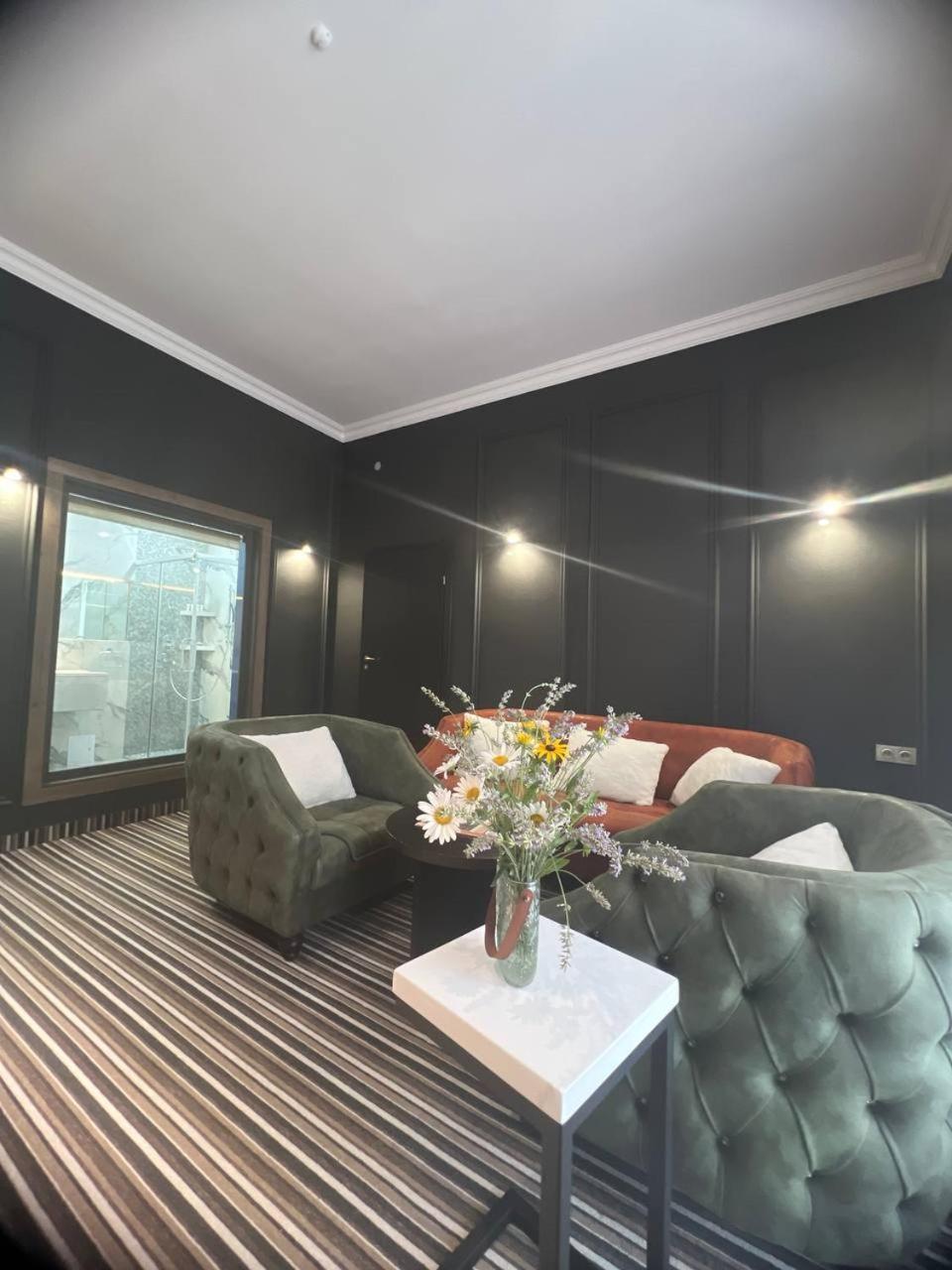 Sapar Standart Hotel Simkent Buitenkant foto