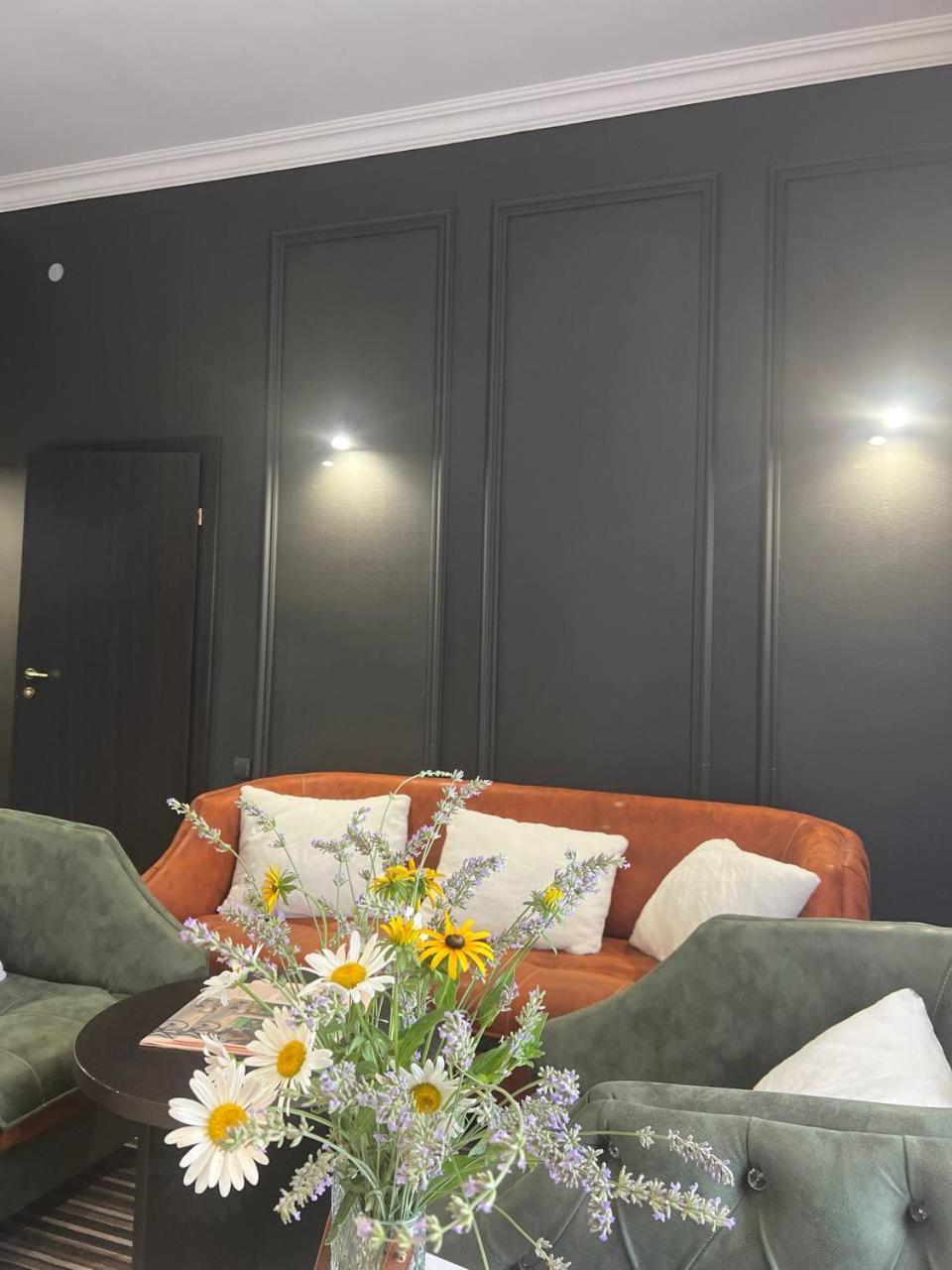 Sapar Standart Hotel Simkent Buitenkant foto