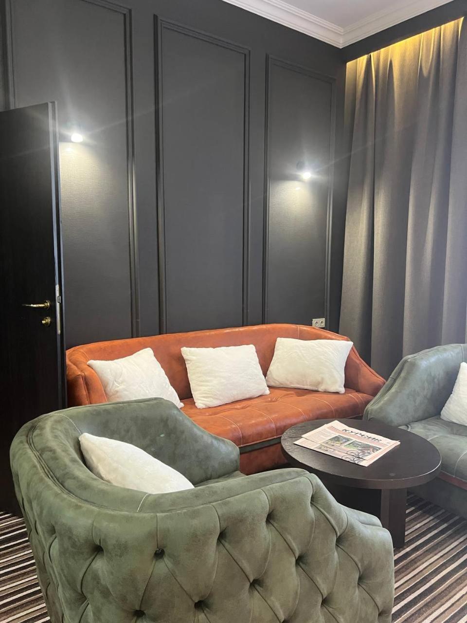 Sapar Standart Hotel Simkent Buitenkant foto