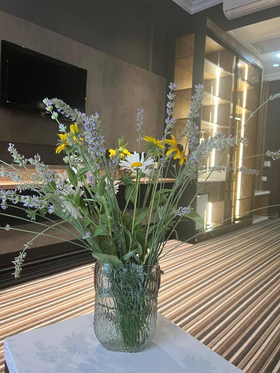 Sapar Standart Hotel Simkent Buitenkant foto