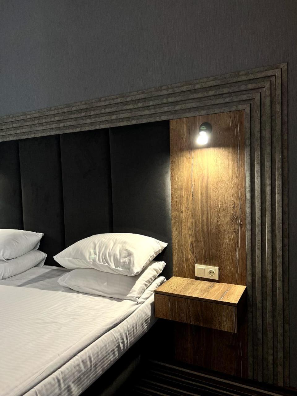 Sapar Standart Hotel Simkent Buitenkant foto