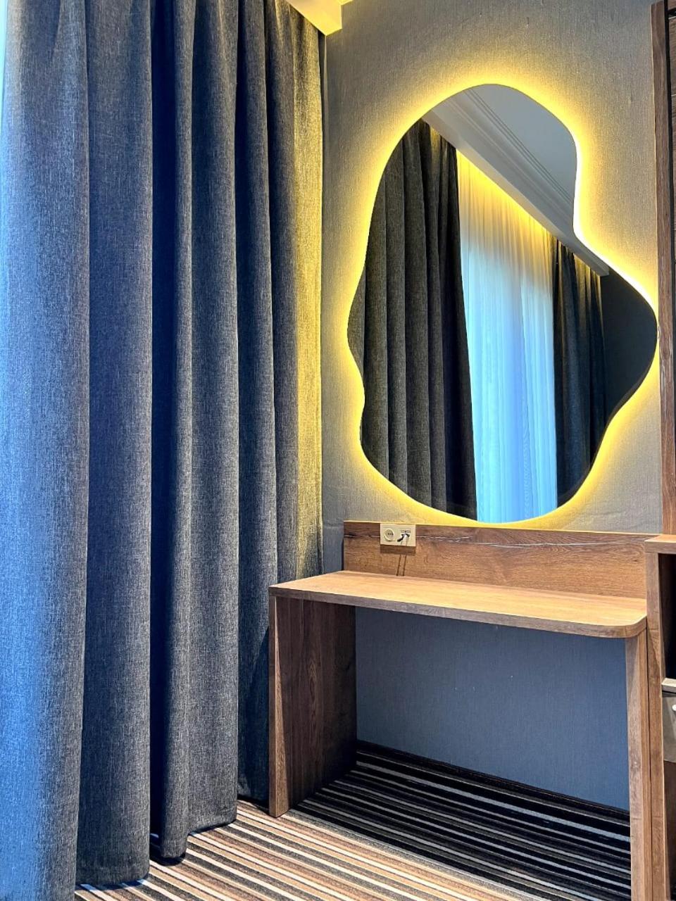 Sapar Standart Hotel Simkent Buitenkant foto