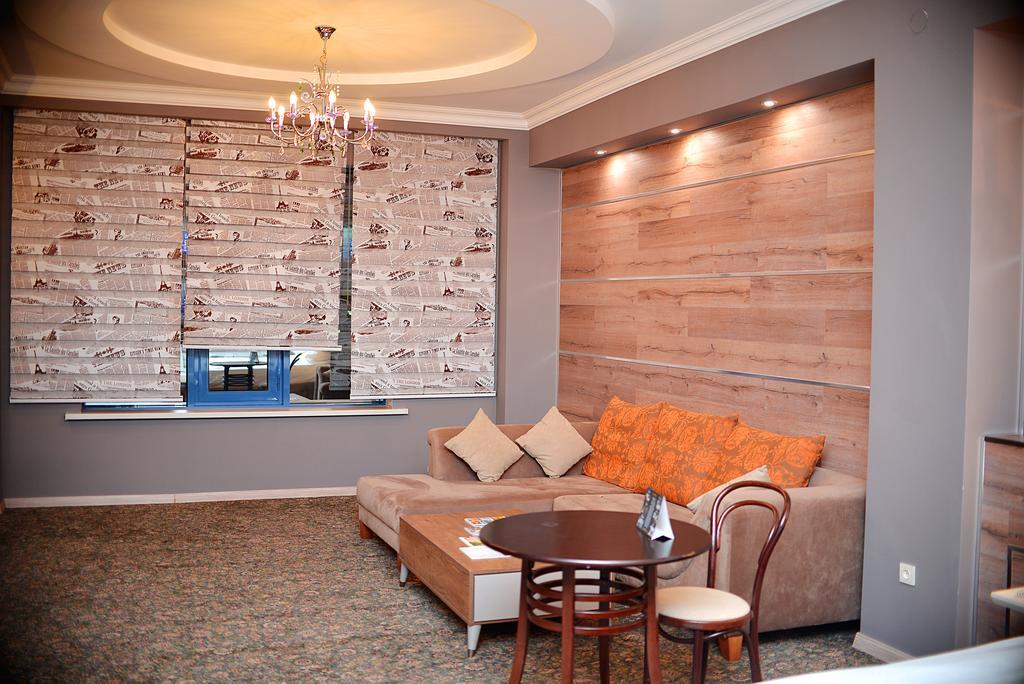 Sapar Standart Hotel Simkent Buitenkant foto